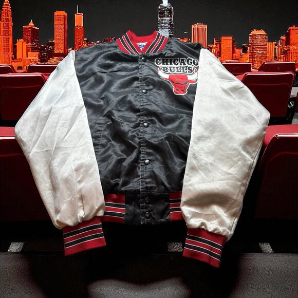 Vintage Chalk Line Chicago Bulls Satin Jacket Youth XL Adult Medium Rare!! - Picture 1 of 6